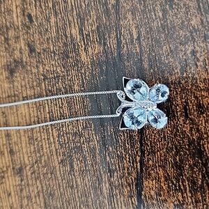 Elegant Silver Crystal Flower Necklace